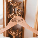(BEST DEAL)π₯π₯π₯ Custom Ukir Hanger Kayu