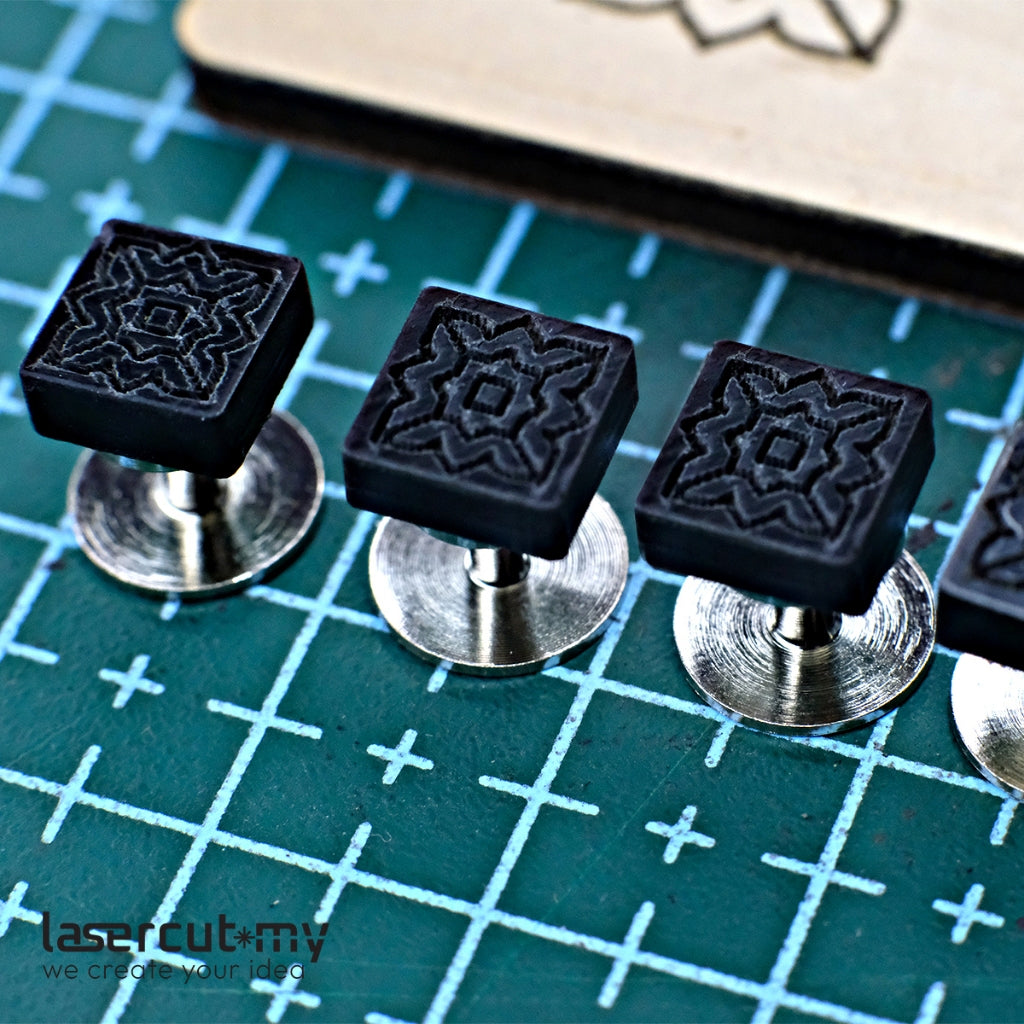 Butang Baju Melayu Kayu / Butang / Collar button / Ukiran Butang Baju ...